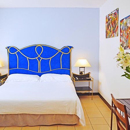 Hotel Angel Azul マナグア エクステリア 写真