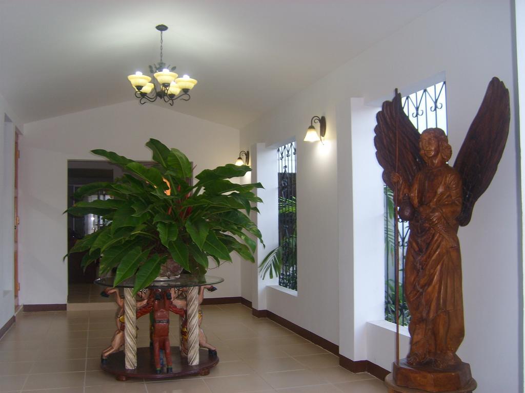 Hotel Angel Azul マナグア エクステリア 写真