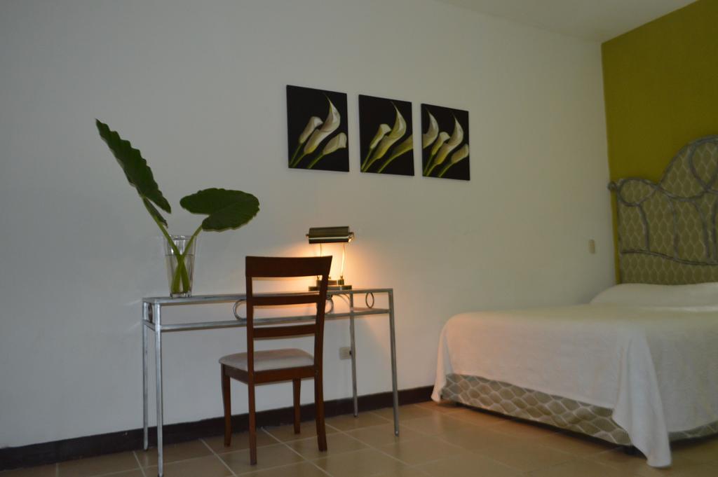 Hotel Angel Azul マナグア エクステリア 写真