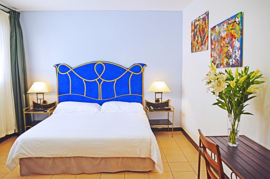 Hotel Angel Azul マナグア エクステリア 写真